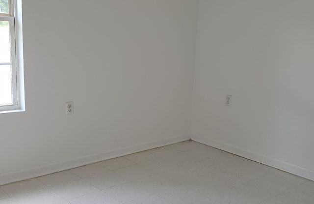 114 Greene Lane Gallery 3