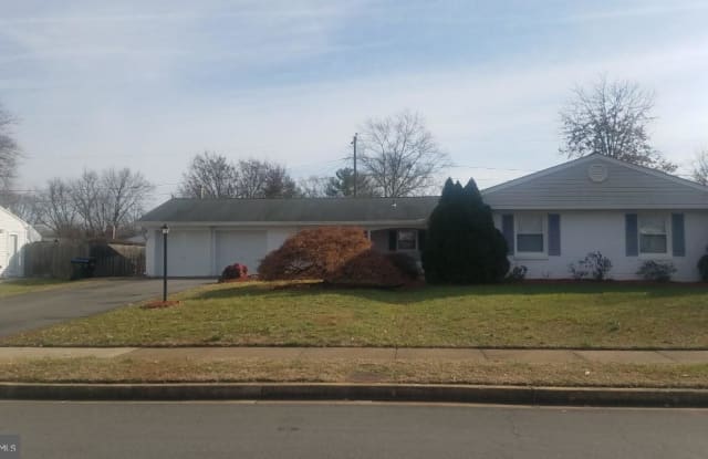 4221 PEEKSKILL LN - 4221 Peekskill Lane, Greenbriar, VA 22033