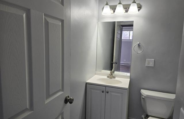 477 1/2 S Spring Road Gallery 4