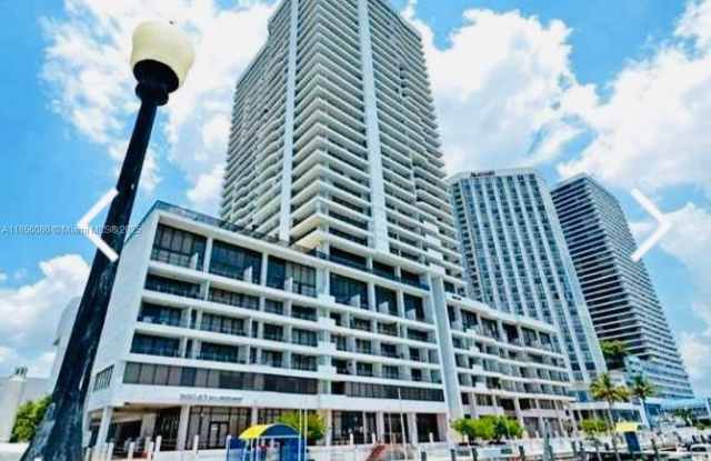 555 NE 15th St photos photos