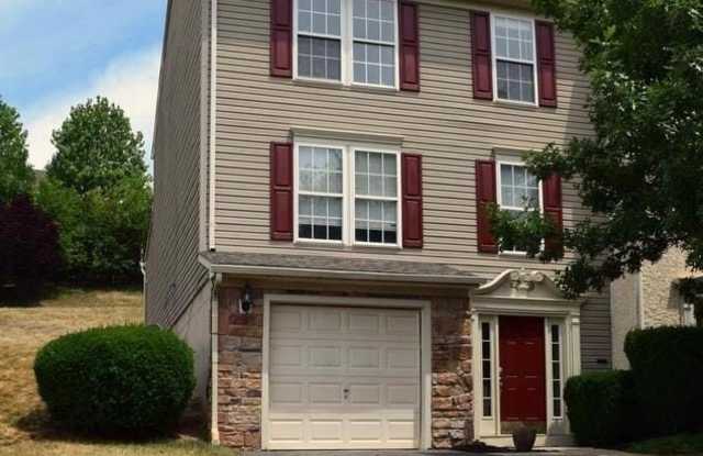23 CREEKSIDE Gallery 1