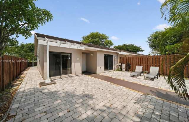 4949 E Lakes Dr photos photos