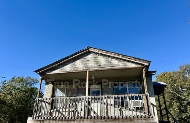 907 1/2 S Stockton - 907 1/2 South Stockton Avenue, Ada, OK 74820