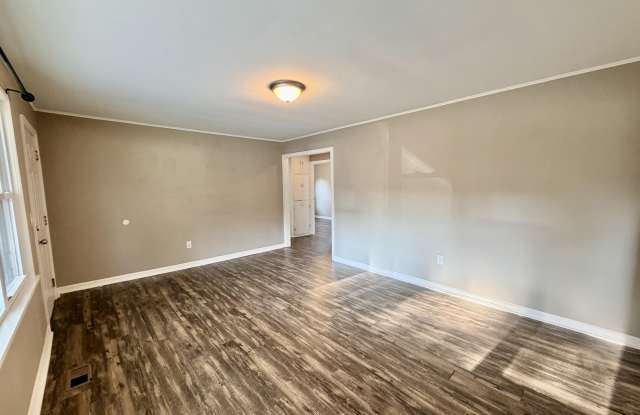 105 S Iris Drive Gallery 3