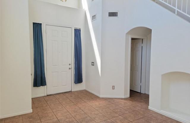 CHARMING GATED COMMUNITY HOME WITH LOW MAINTENANCE YARD Gallery 4