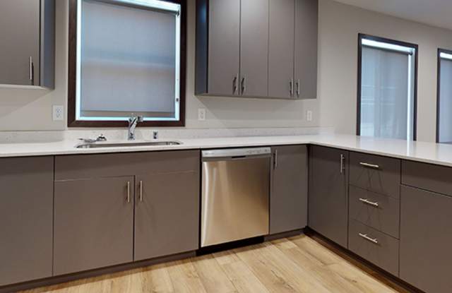 7 bed 4 bath  house Gallery 4