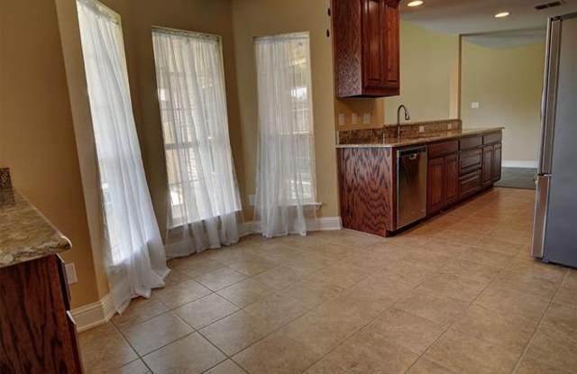 5318 Oceanport Drive Gallery 4