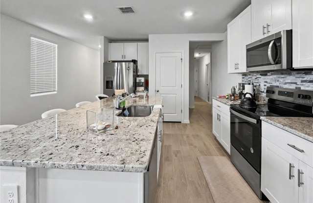 137 WHITELAND Bend Gallery 4