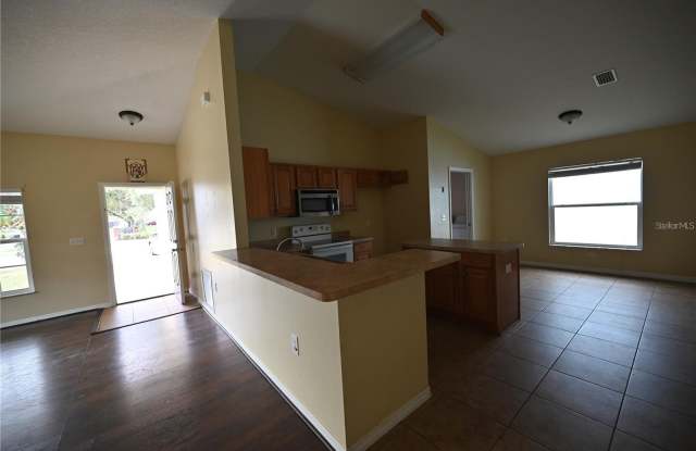 5302 SCHOOL Road Gallery 3