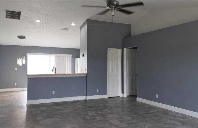 5141 PINE NEEDLE Drive Gallery 2