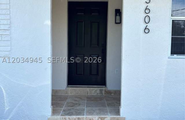 3606 SW 17th St photos photos
