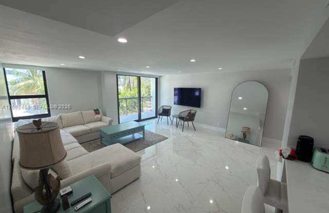 1800 Collins Ave cu-3H, Miami Beach, FL 33139 Gallery 3