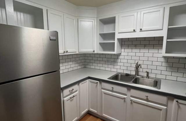 3951 Colonial Ln SE Gallery 4