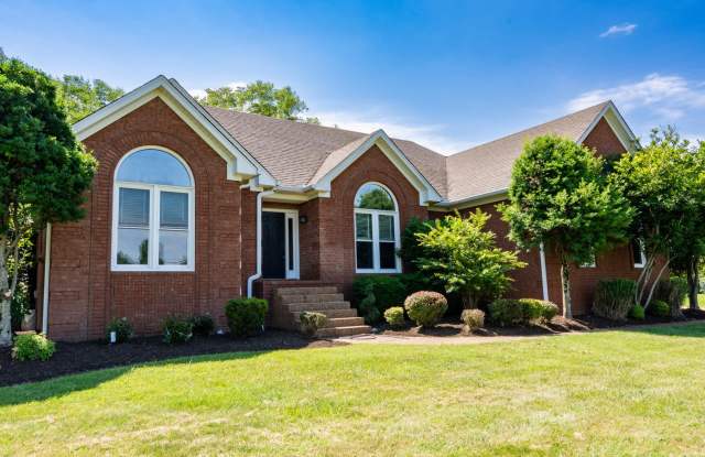 FOR LEASE- 4 BEDROOM HOME IN LEBANON! Gallery 1