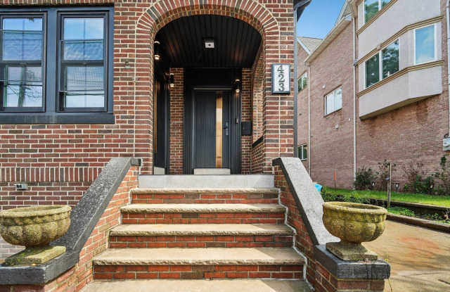 423 AURORA AVE Gallery 2