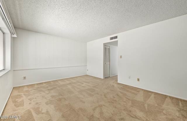 15611 N 22nd Street Gallery 4