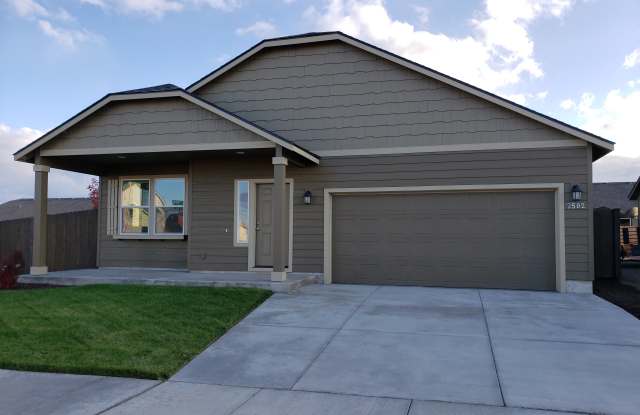 2502 NW Glen Oak Ave - 2502 NW Glen Oak Ave, Redmond, OR 97756