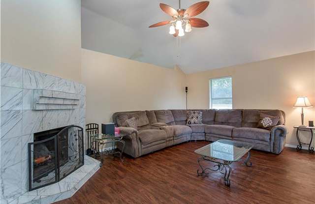 1402 Flameleaf Drive Gallery 3
