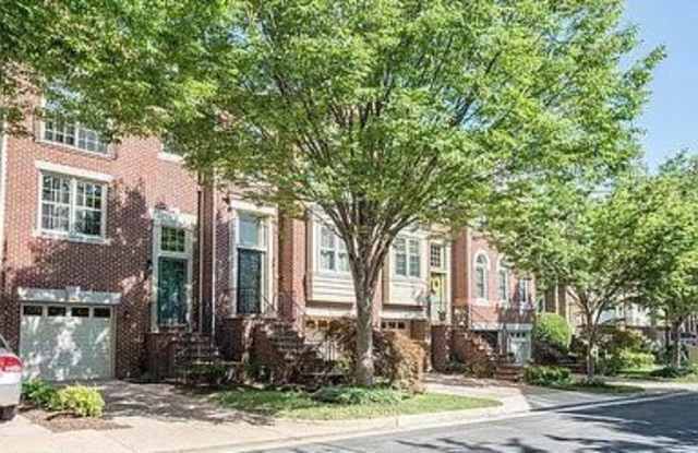 3904 CHARLES Avenue Gallery 3