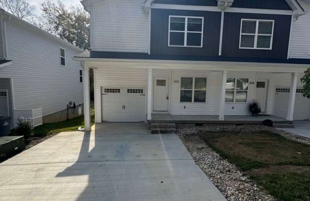 3 beds, 2.5 baths, backyard, 1 car garage! photos photos