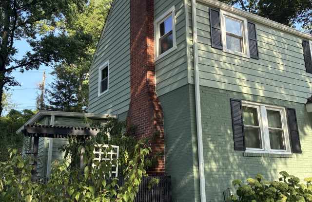 2302 Cheverly Ave Gallery 3