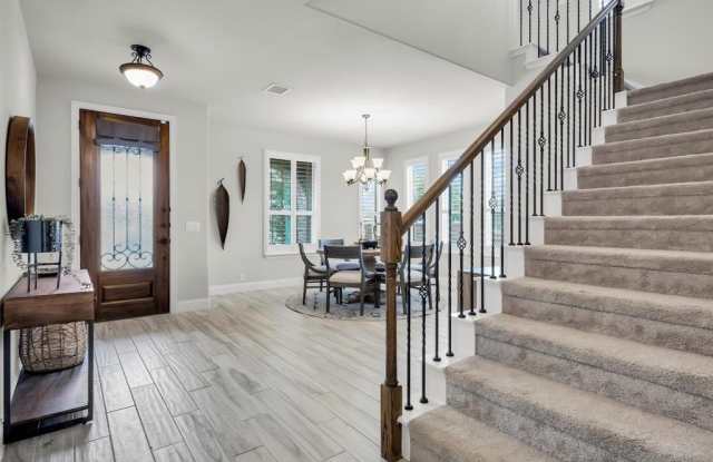 310 Hawthorn Drive Gallery 3