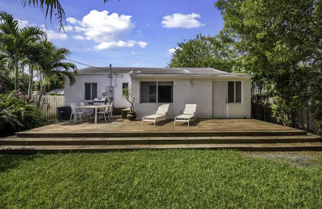 565 Nw 49th St photos photos