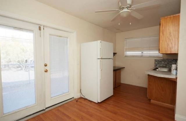 8071 Peach Ave. B - 8071 Peach Avenue, Hesperia, CA 92345