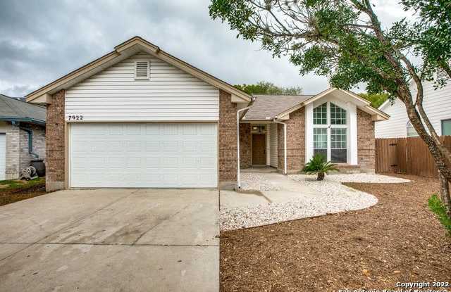 7922 PARKLAND GREEN DR - 7922 Parkland Green Drive, San Antonio, TX 78240