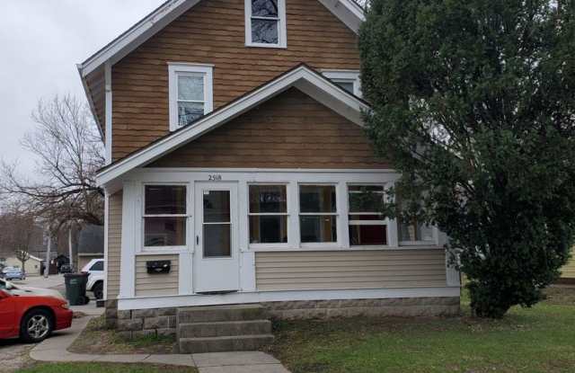 2518 Knapp Gallery 1