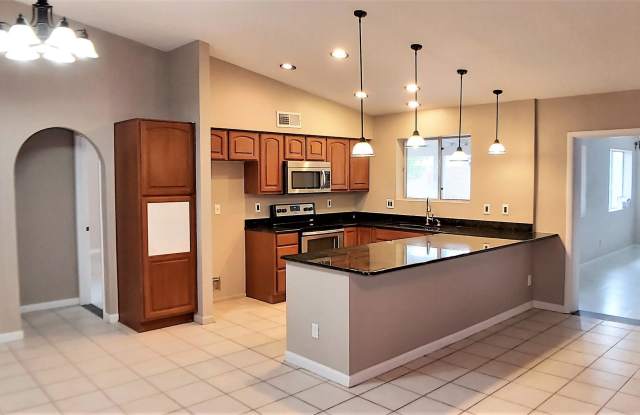 962 N SAFFRON -- Gallery 2