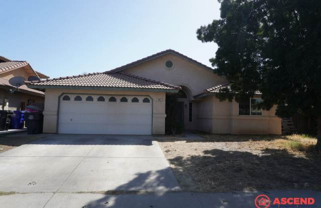 Spacious 4BD/2BA Home in Arvin, Dogs Welcome and Move-In Ready! Gallery 1