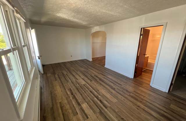 Studio Apartment in Jerseyville Gallery 3