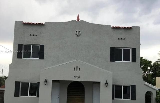 1700 NW 22 CT photos photos