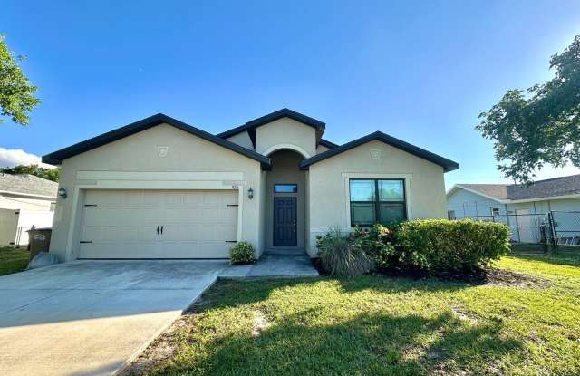 Fenced 3 Bed 2 Bath in SW Cape Coral Available Now! photos photos
