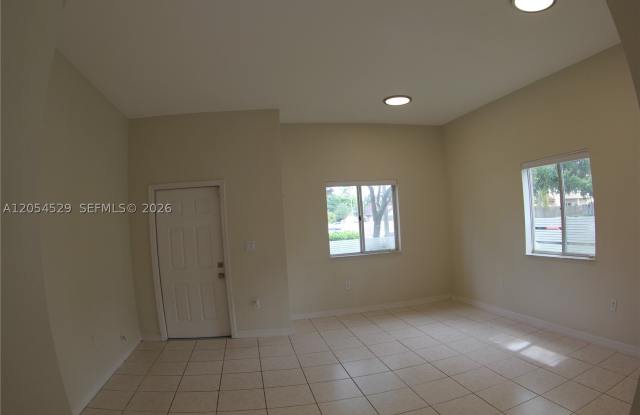 21511 SW 87th Ct Gallery 3