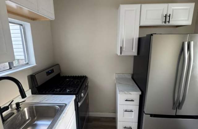 Charming 4BR Home in Pittsburgh, Section 8 Considered!! Gallery 3