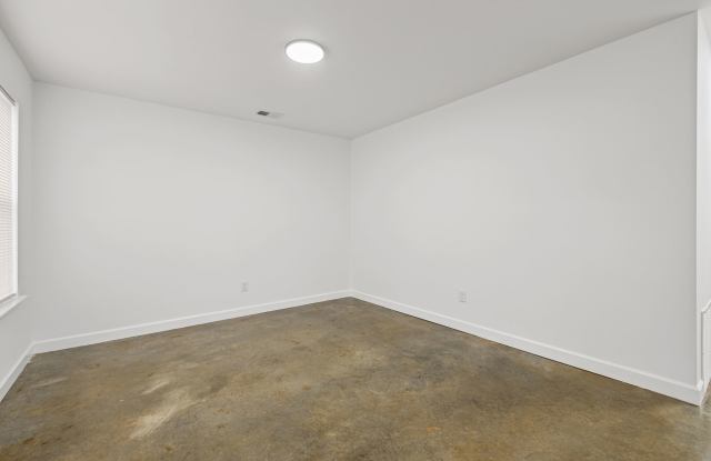 365 Washburn Dr Gallery 3