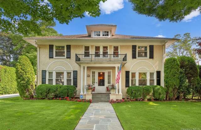 24 Jennings Avenue photos photos