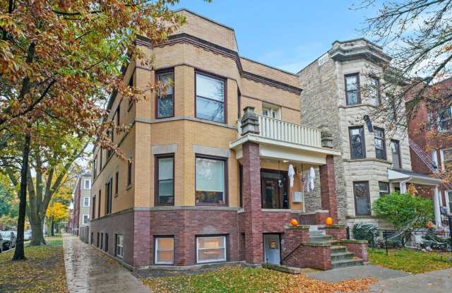 2203 W Giddings Street Gallery 1
