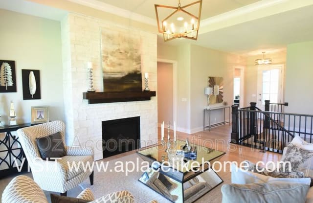 8194 Valley Rd - 8194 Valley Road, Lenexa, KS 66220