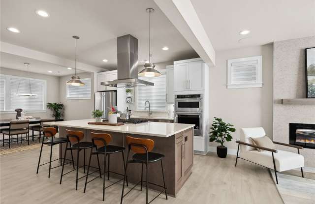 Stunning 4-Bedroom Townhome in Legacy Farms – Greenbelt Setting, A/C & 2-Car Garage Gallery 3