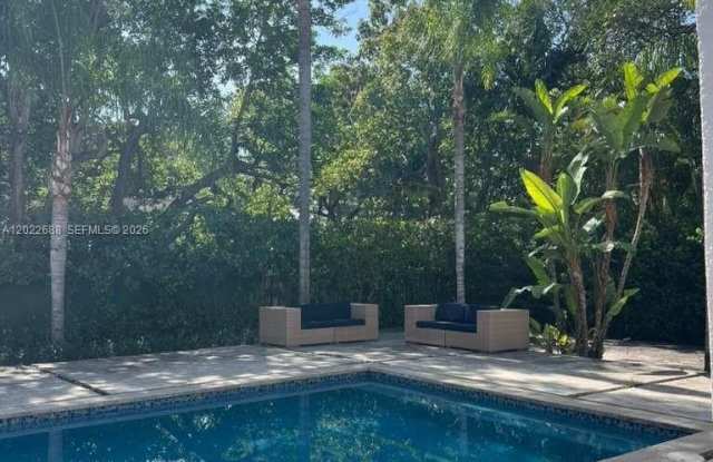 17125 SW 80th Ct photos photos