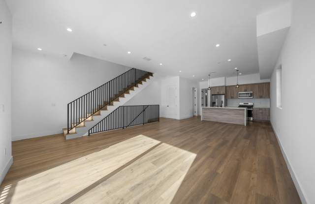 10845 1/2 Morrison St photos photos