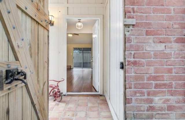 13607 Salisbury Drive Gallery 4