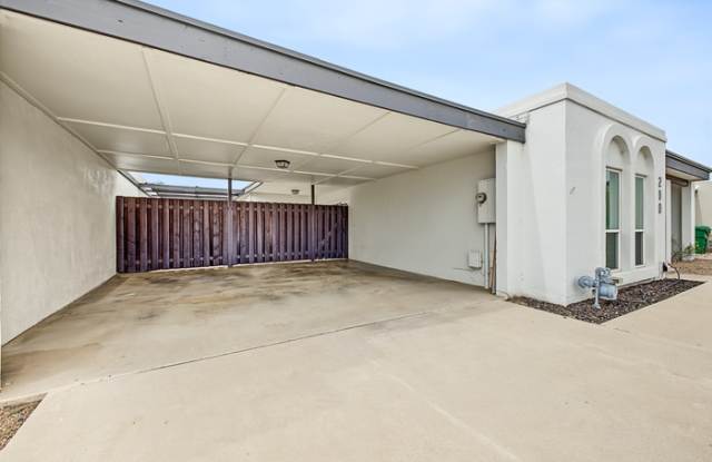 200 Bahia Lane East Gallery 4