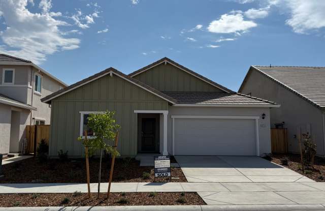 Beautiful 4 bed 2 bath located in West Roseville! photos photos
