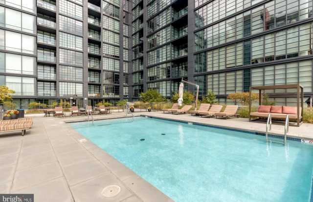 45 SUTTON Square SW unit: 303 photos photos