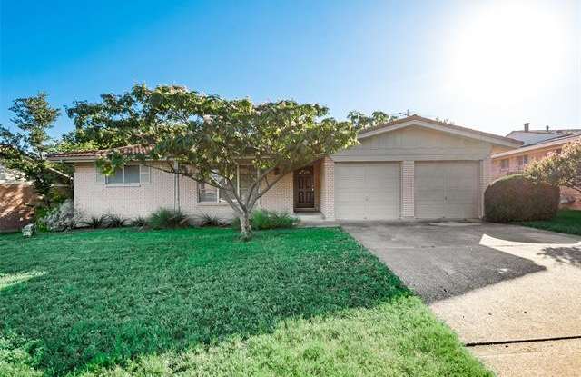 3528 Cimmaron Trail - 3528 Cimmaron Trail, Fort Worth, TX 76116
