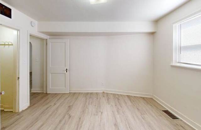 514 East Avenue E Gallery 2